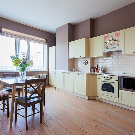 Stylish Views Apartments In The Parasol. Parus .Obolonskaya Embankment كييف المظهر الخارجي الصورة