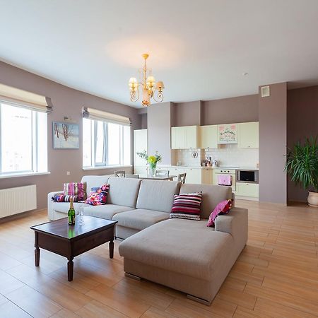 Stylish Views Apartments In The Parasol. Parus .Obolonskaya Embankment كييف المظهر الخارجي الصورة