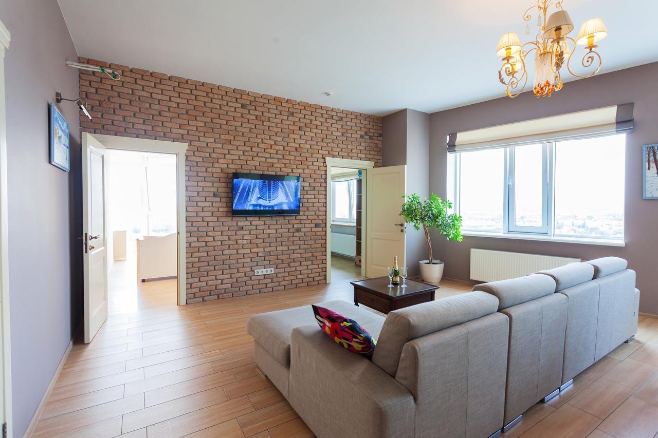 Stylish Views Apartments In The Parasol. Parus .Obolonskaya Embankment كييف المظهر الخارجي الصورة