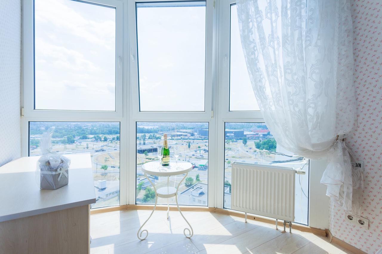 Stylish Views Apartments In The Parasol. Parus .Obolonskaya Embankment كييف المظهر الخارجي الصورة