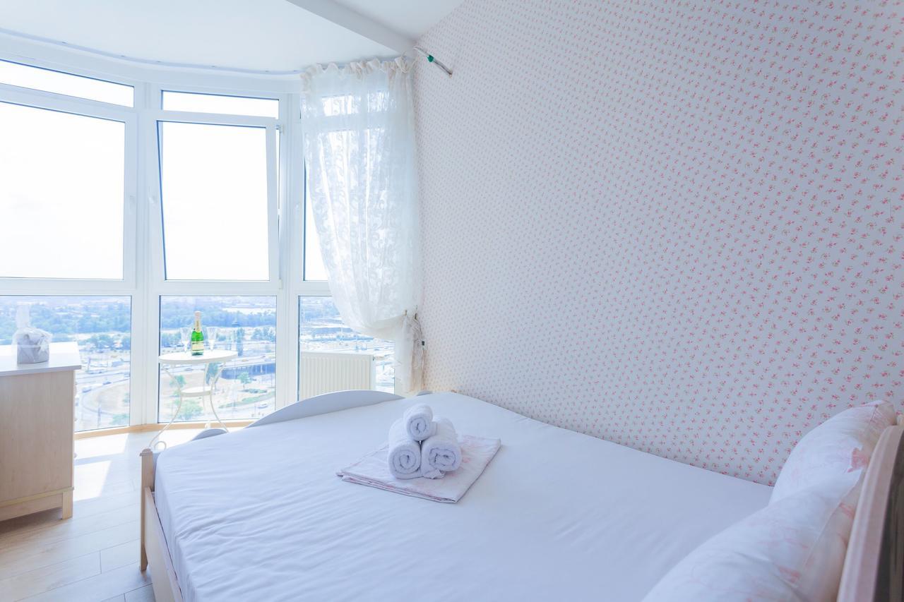 Stylish Views Apartments In The Parasol. Parus .Obolonskaya Embankment كييف المظهر الخارجي الصورة
