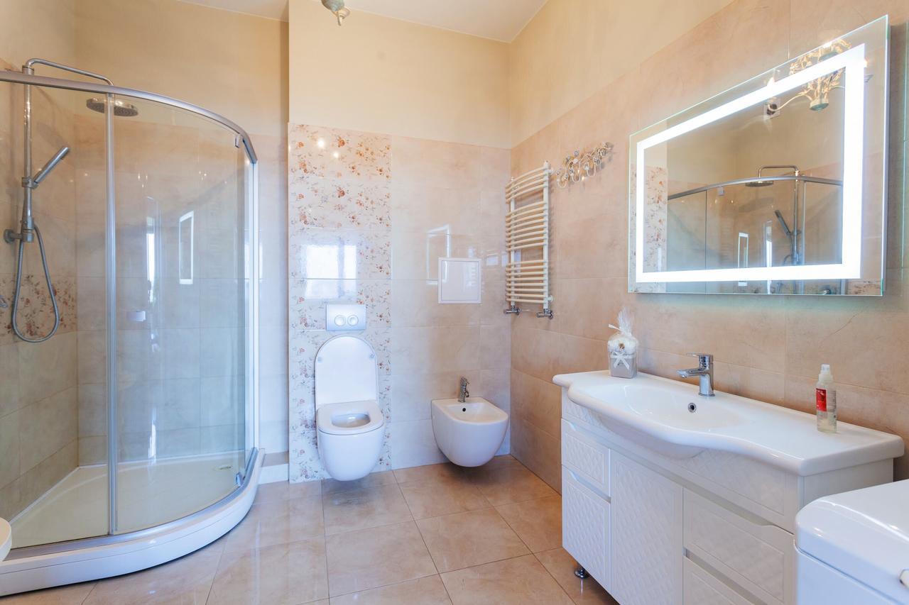 Stylish Views Apartments In The Parasol. Parus .Obolonskaya Embankment كييف المظهر الخارجي الصورة