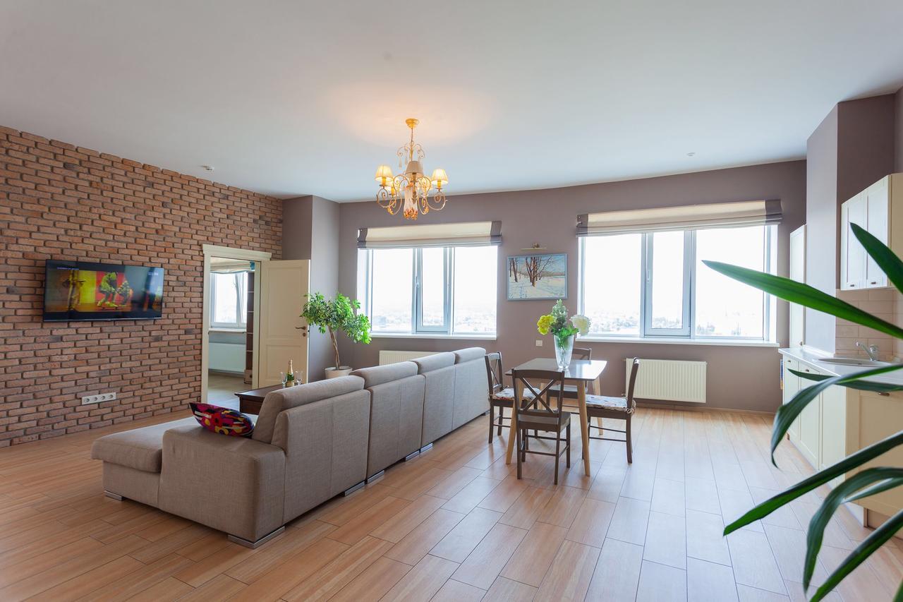 Stylish Views Apartments In The Parasol. Parus .Obolonskaya Embankment كييف المظهر الخارجي الصورة